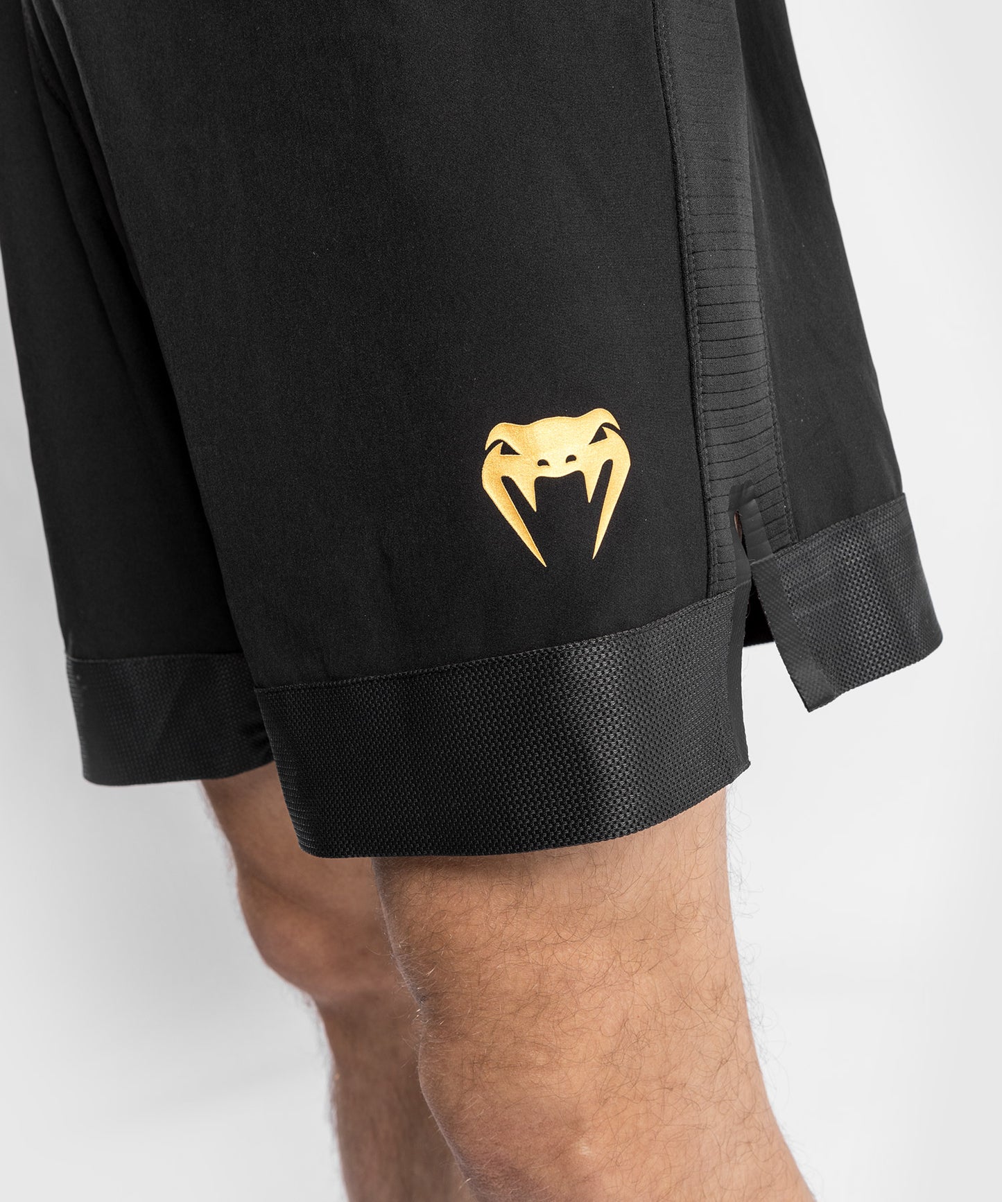 Venum Tempest 2.0 Fightshorts – Black/Gold