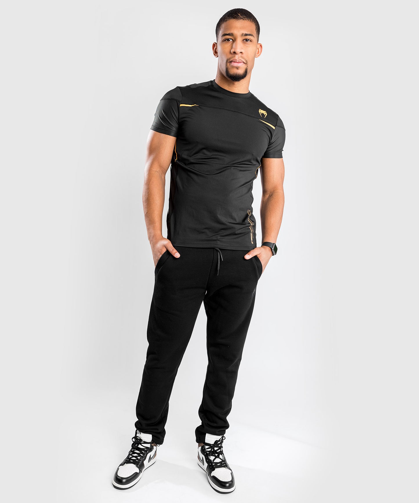 Venum Tempest 2.0 Dry tech T-shirt – Black/Gold