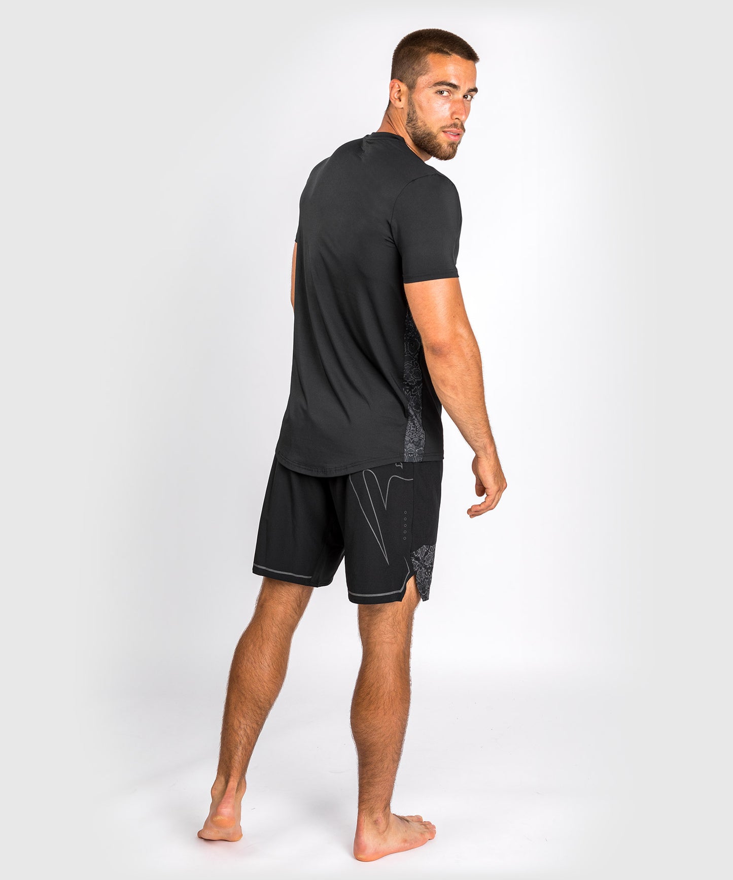 Venum Classic Evo Dry Tech T-Shirt - Black/Black Reflective
