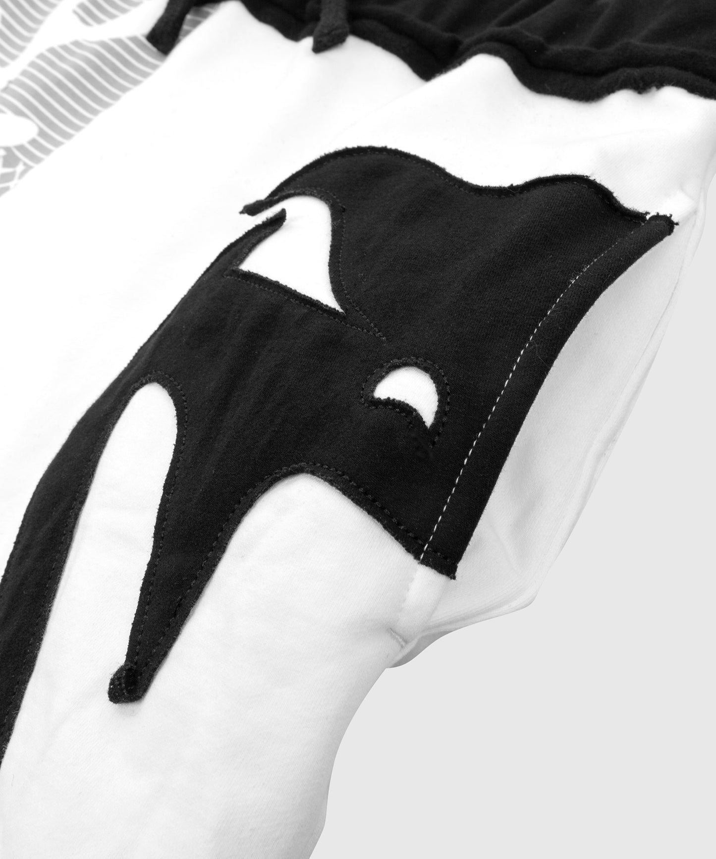 Venum Assault Cotton Shorts - White/Black