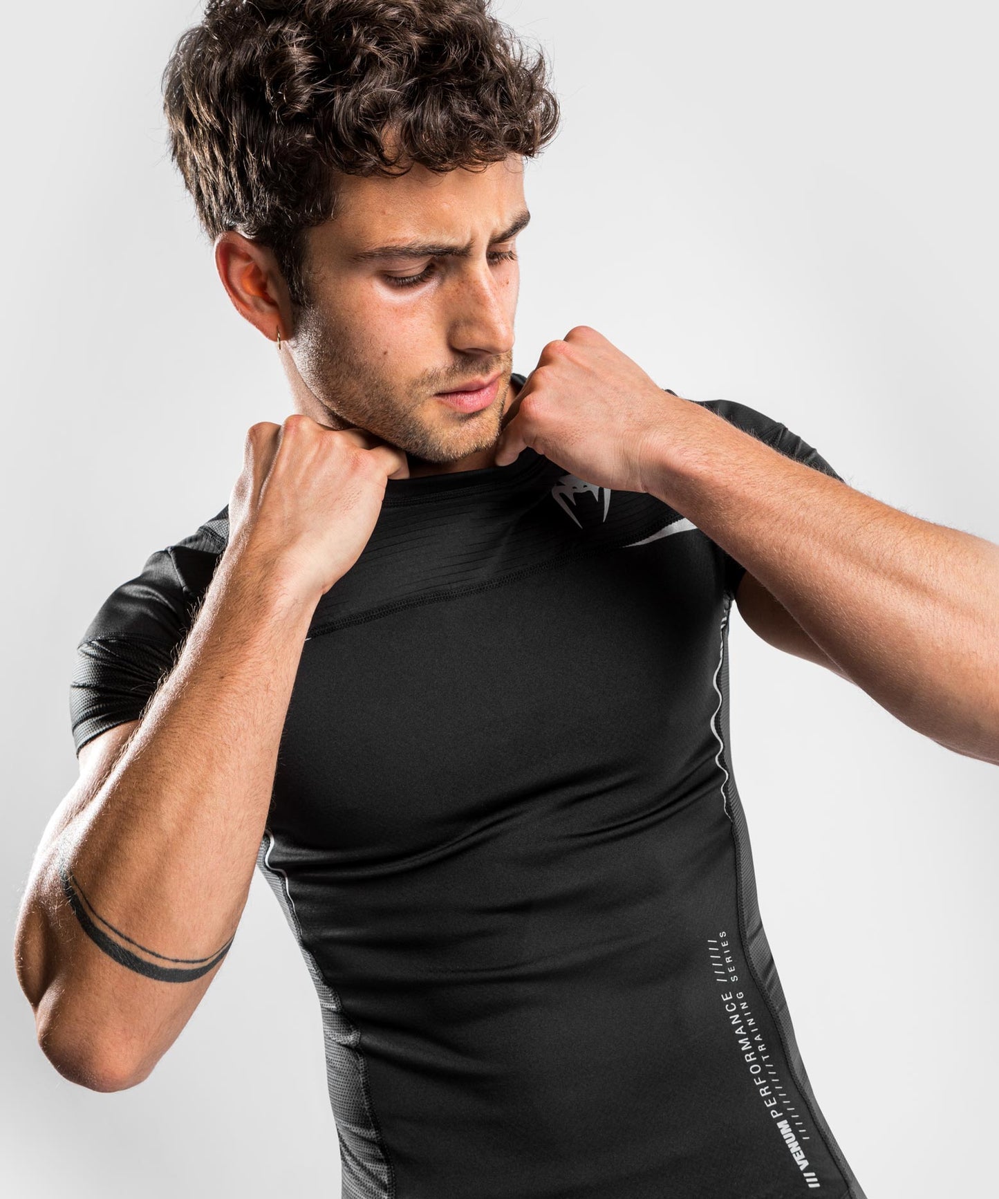 Venum tempest 2.0 Rashguard Short Sleeves – Black/Grey