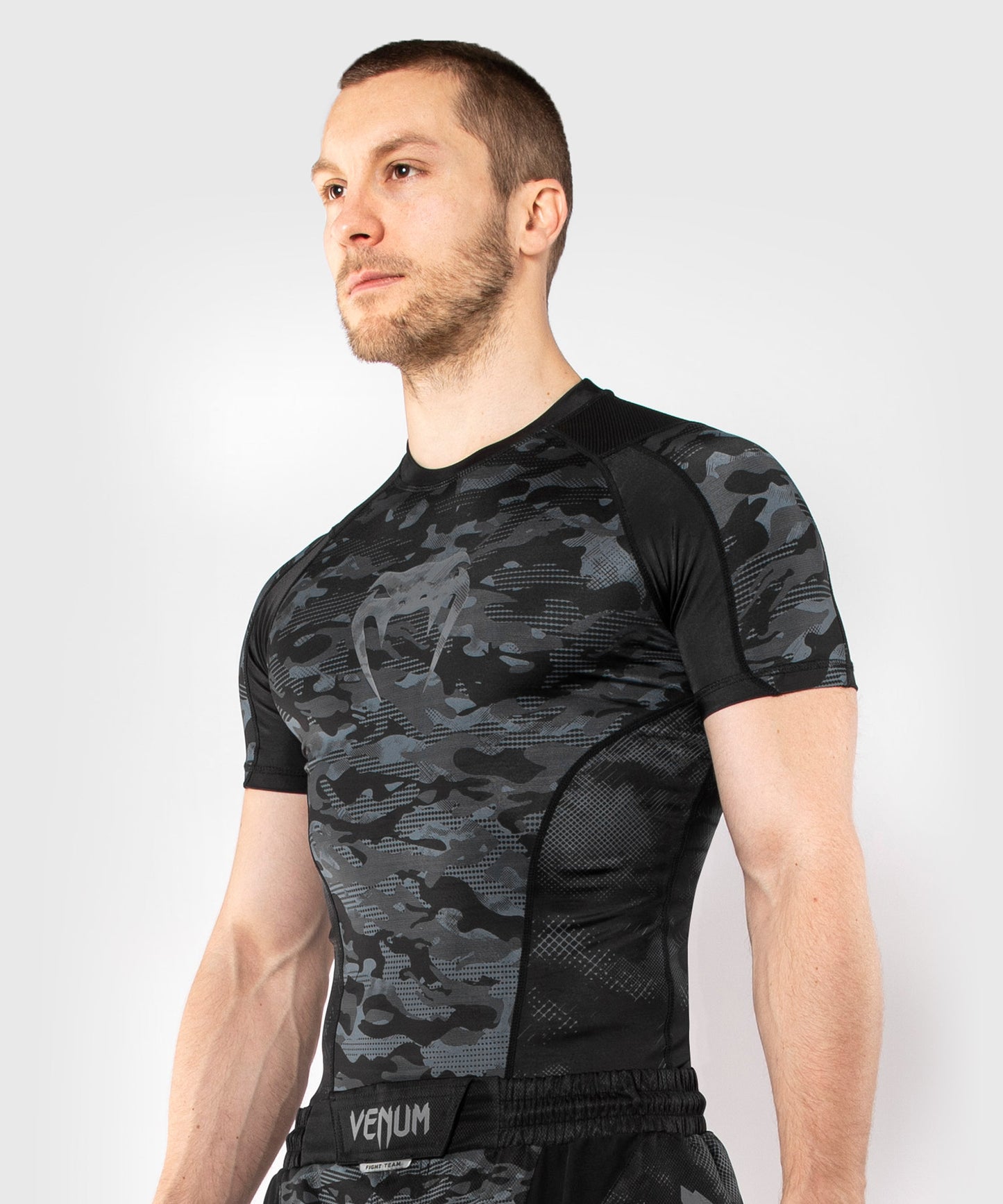 Venum Defender Short Sleeve Rashguard - Dark camo