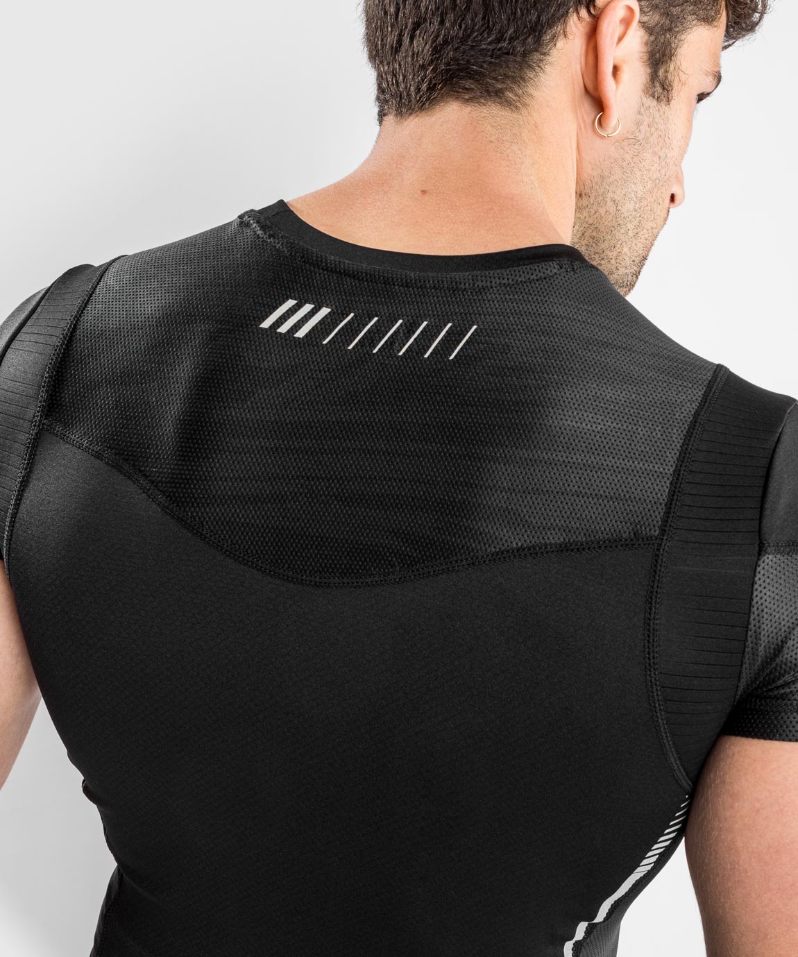 Venum tempest 2.0 Rashguard Short Sleeves – Black/Grey